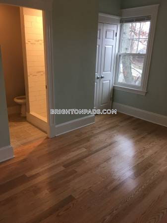 157 Bigelow St, Brighton