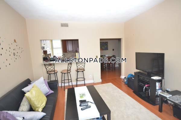 1423 Commonwealth Ave, Allston