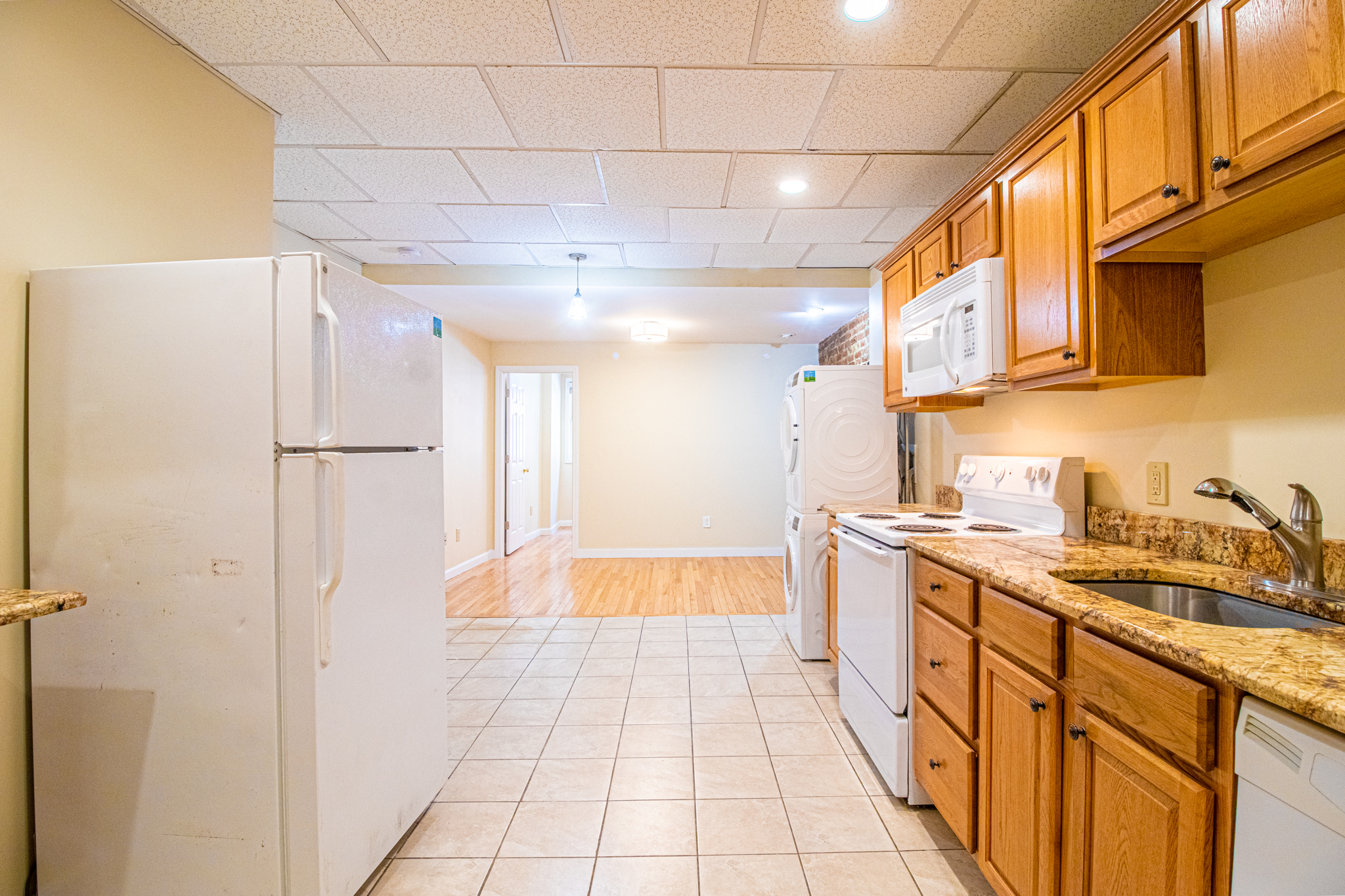 152 Salem St, West End