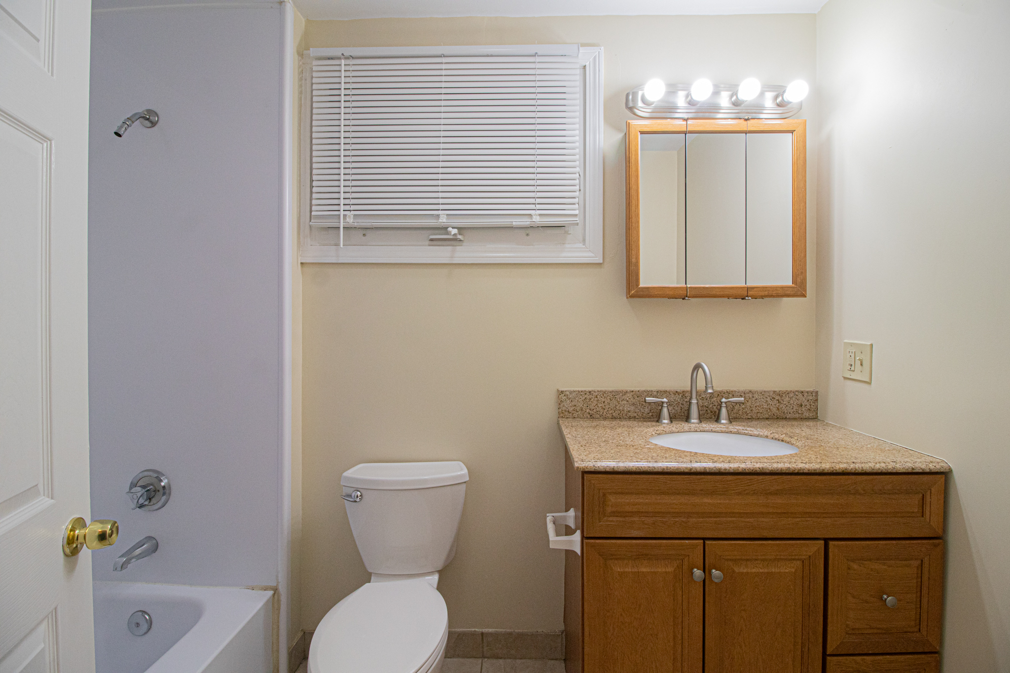 152 Salem St, West End