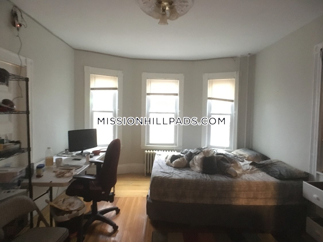 90 Fisher Ave, Mission Hill