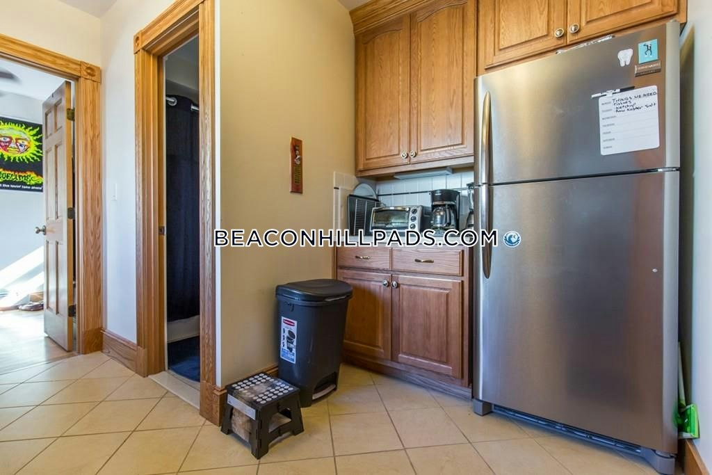 16 South Russell, Beacon Hill