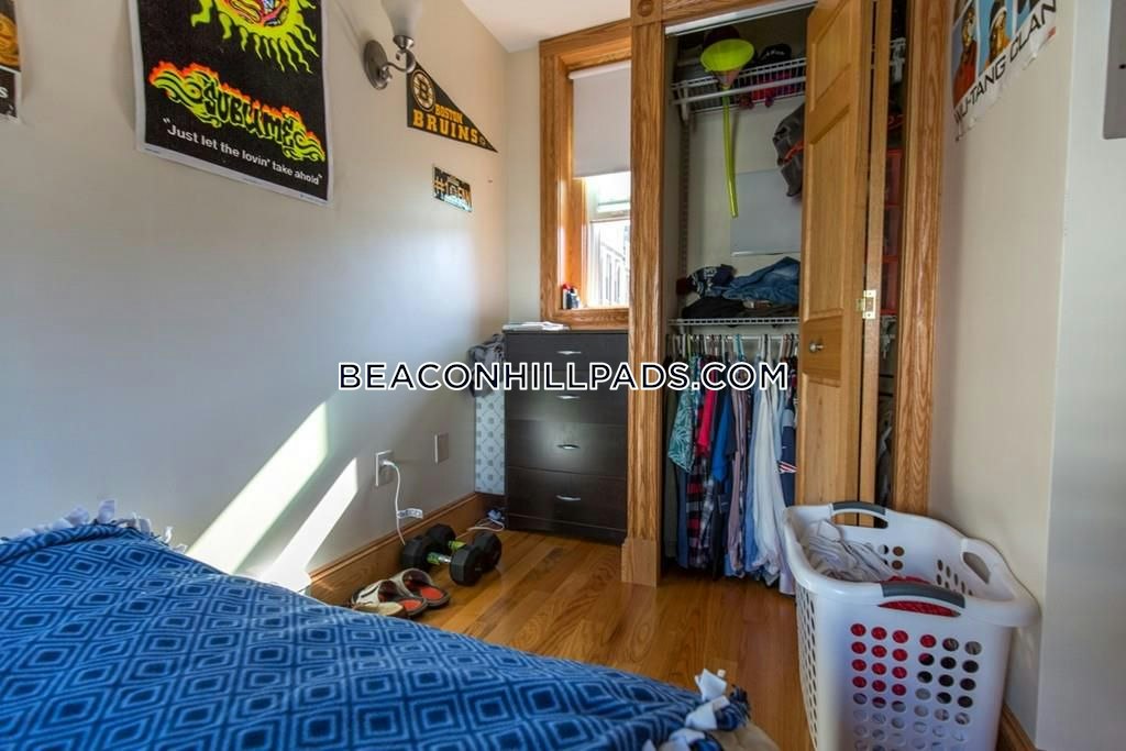 16 South Russell, Beacon Hill