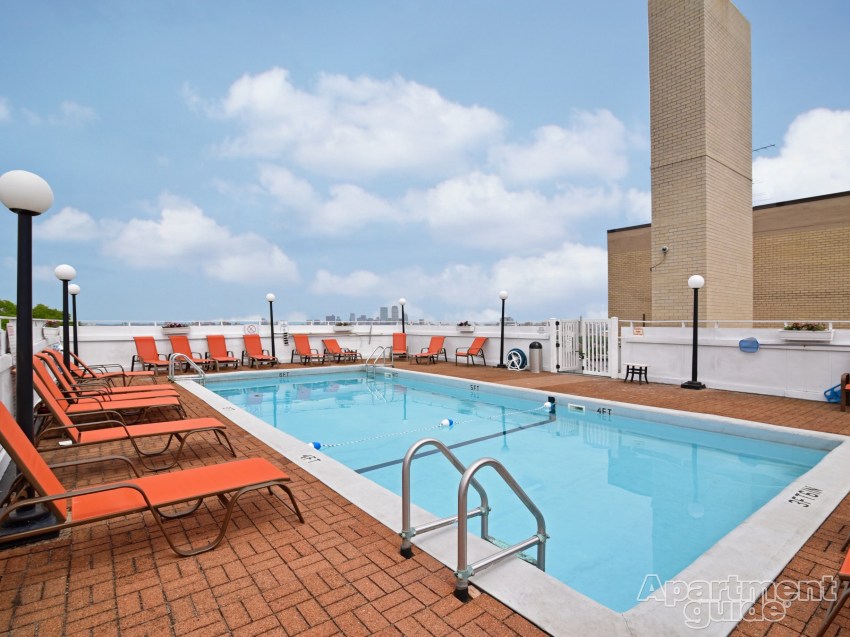 1530 Beacon St, Washington Square