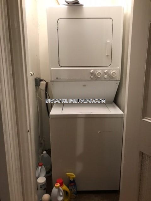 1714.1 Beacon St, Washington Square