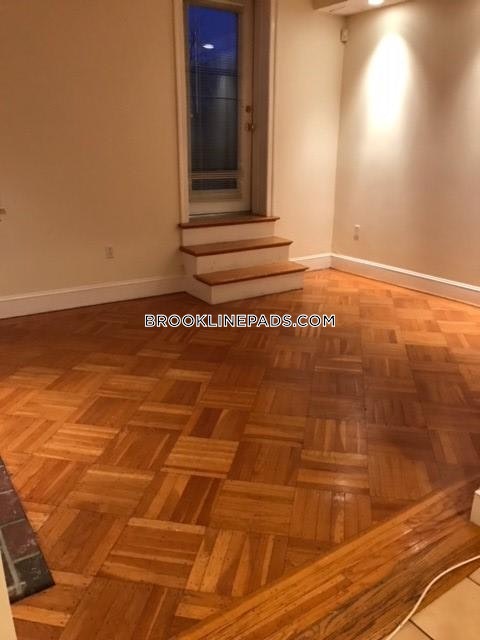 1714.1 Beacon St, Washington Square