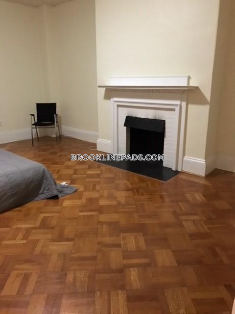 1714.1 Beacon St, Washington Square