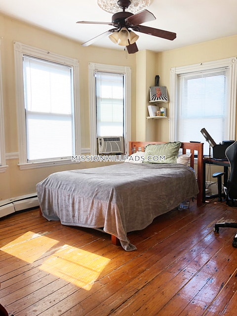 1510 Tremont St, Mission Hill