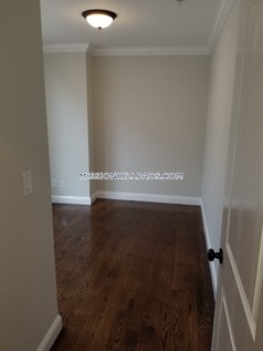 41 West Walnut Prk, Roxbury