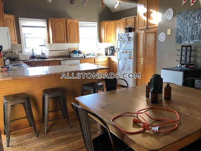 42 Brainerd Rd, Allston