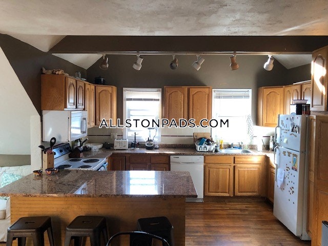 42 Brainerd Rd, Allston