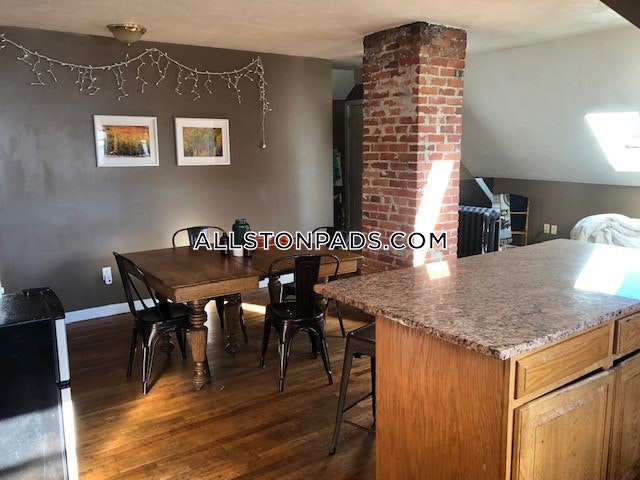 42 Brainerd Rd, Allston