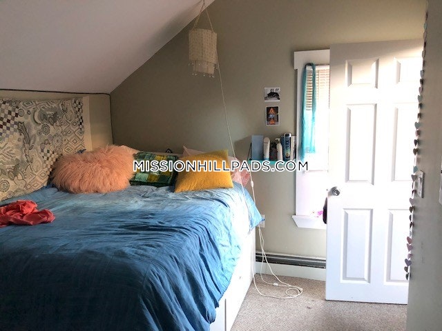 12 Shepherd Ave, Mission Hill