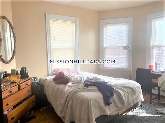 803 Parker St, Mission Hill