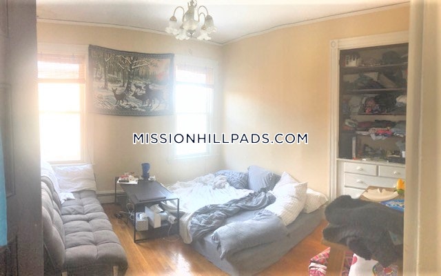 803 Parker St, Mission Hill