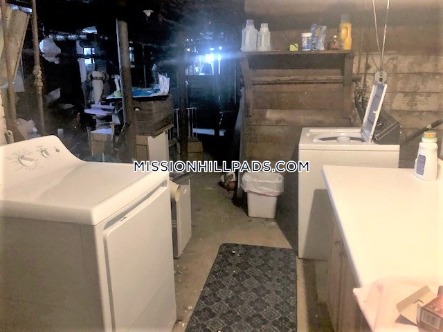 803 Parker St, Mission Hill