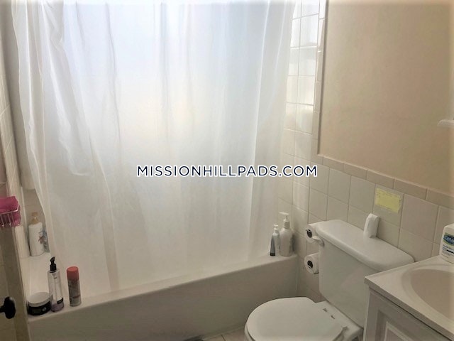 803 Parker St, Mission Hill