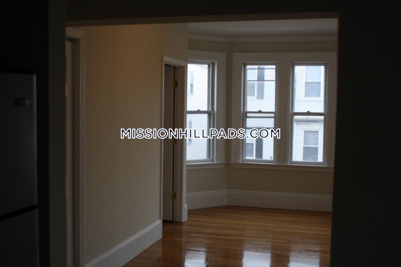 839 Parker St, Mission Hill