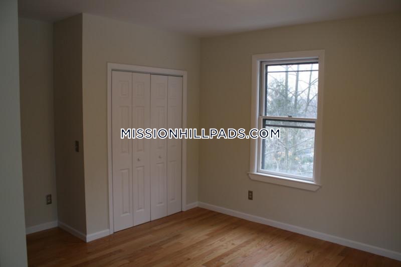 839 Parker St, Mission Hill