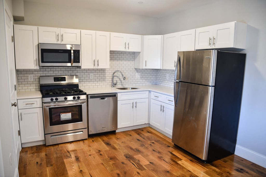 155 Chelsea St, East Boston