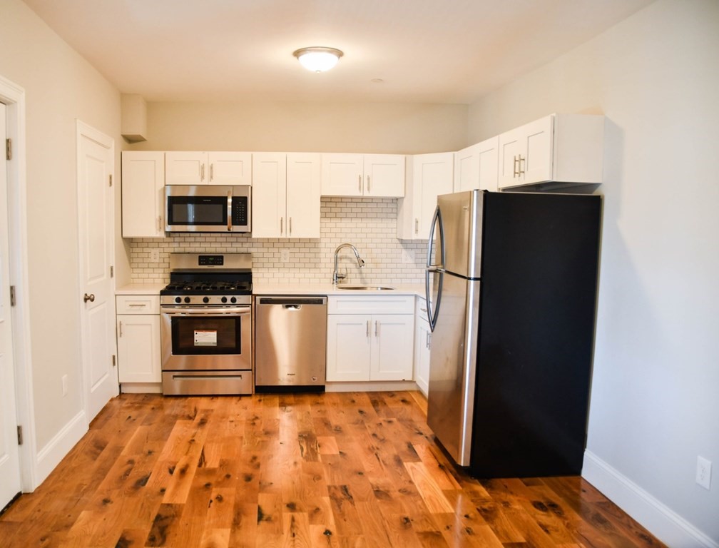 155 Chelsea St, East Boston