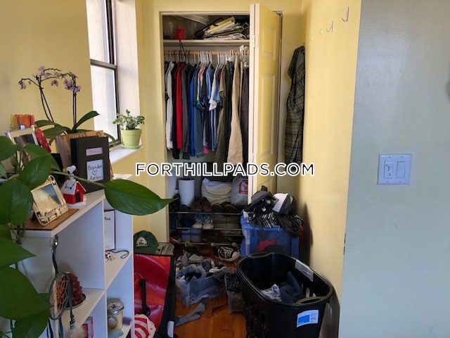 2 Centre Ter, Roxbury