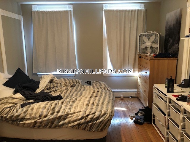 8 Eldora St, Mission Hill