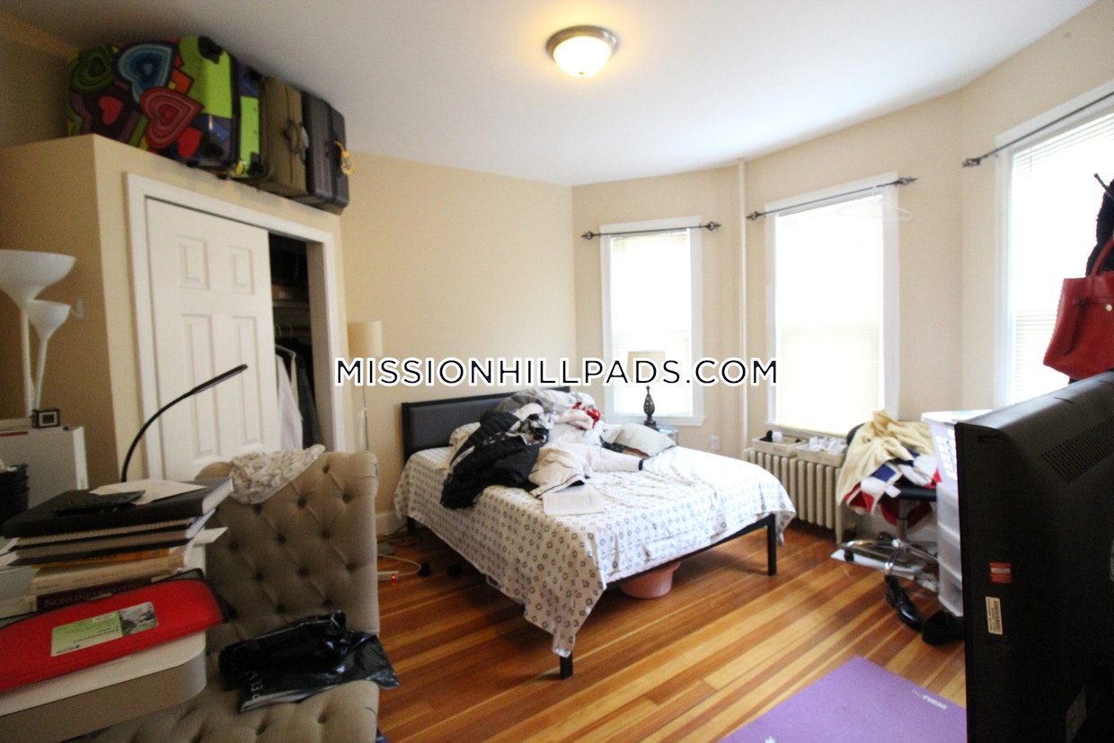 90 Fisher Ave, Mission Hill