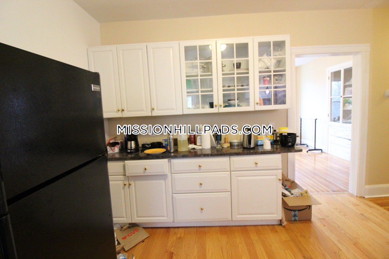 90 Fisher Ave, Mission Hill