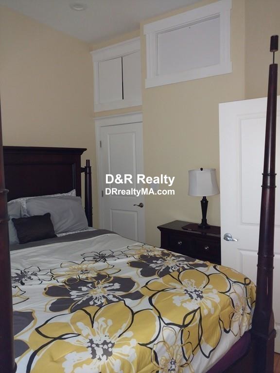 156 Magazine St, Cambridgeport