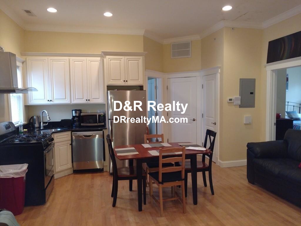 156 Magazine St, Cambridgeport