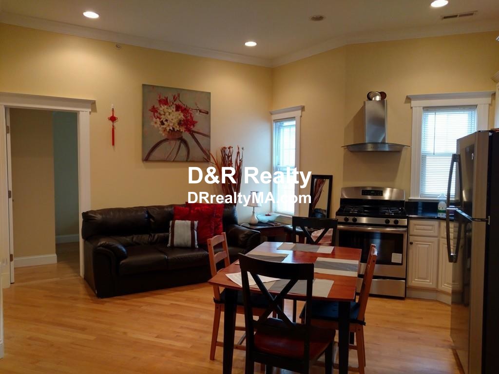 156 Magazine St, Cambridgeport