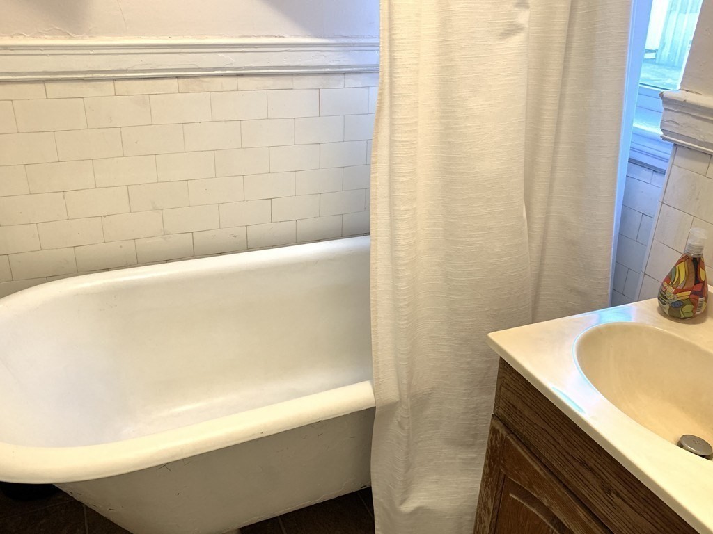 1560 Commonwealth Ave, Brighton