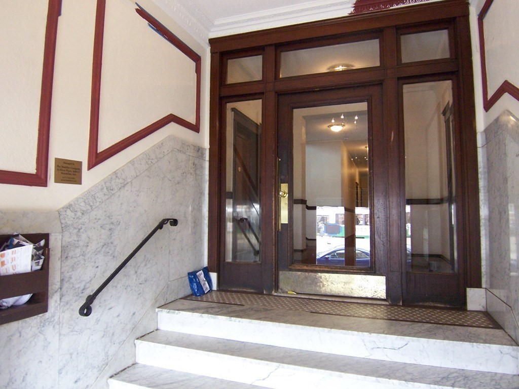 1560 Commonwealth Ave, Brighton