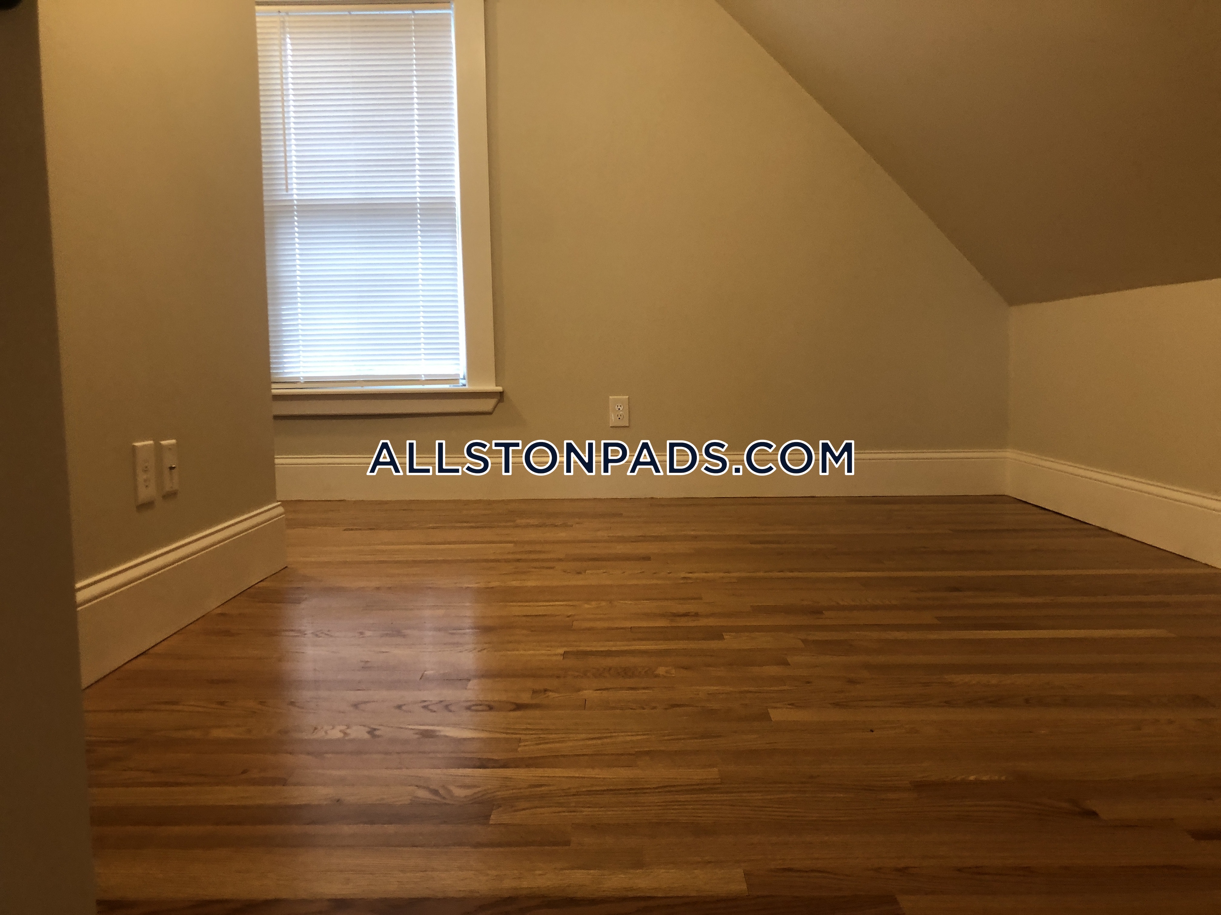 22 Mansfield St, Allston