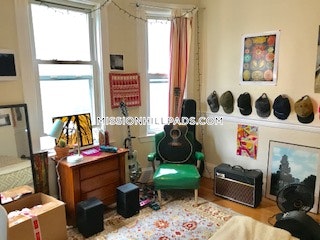 21 Bucknam St, Mission Hill