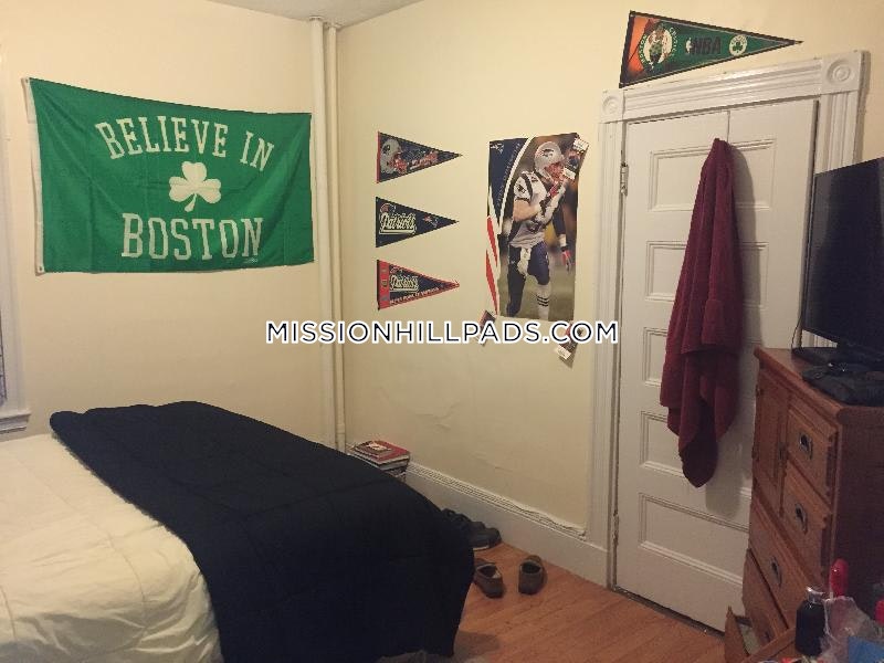 34 Cherokee St, Mission Hill