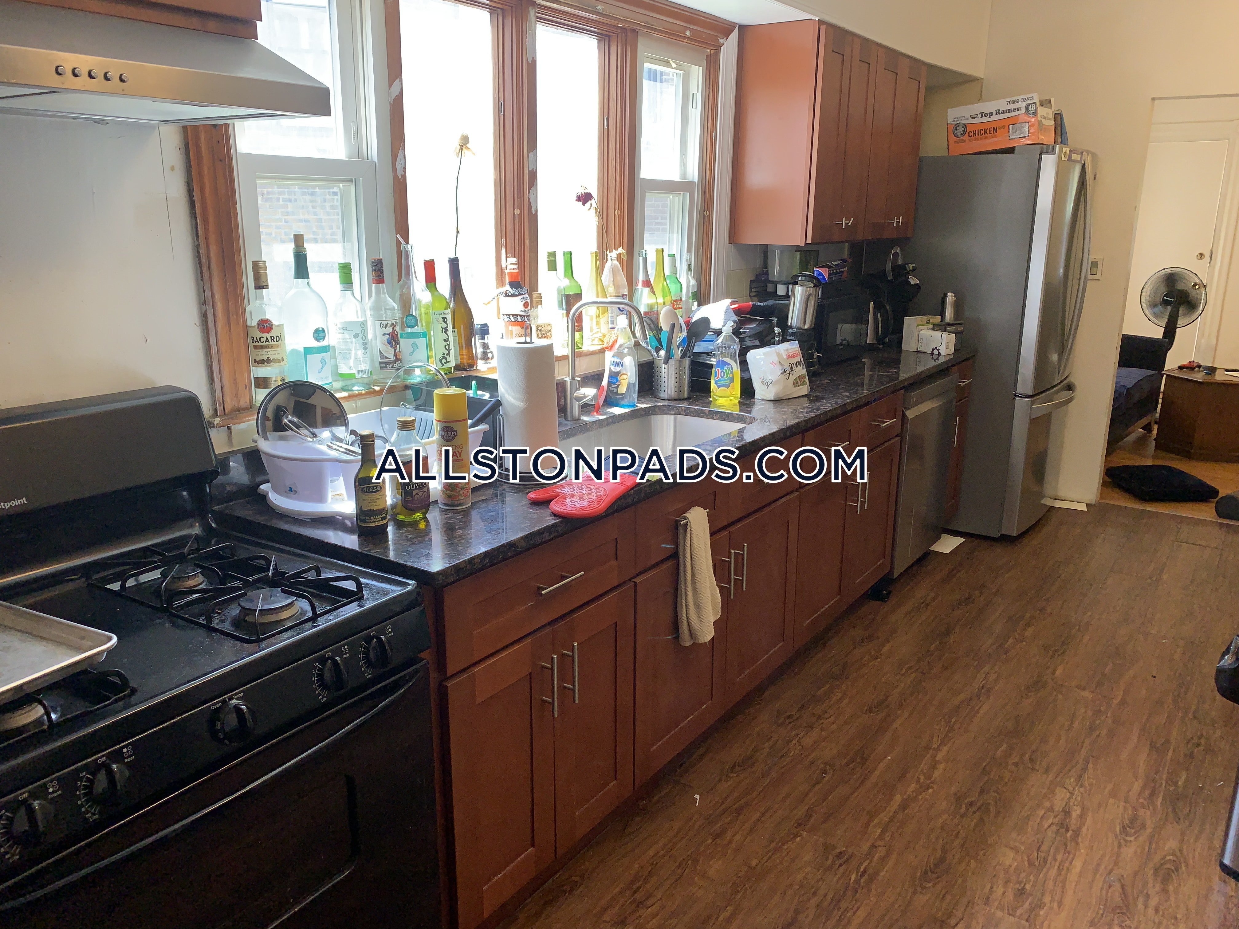 28 Greylock Rd, Allston