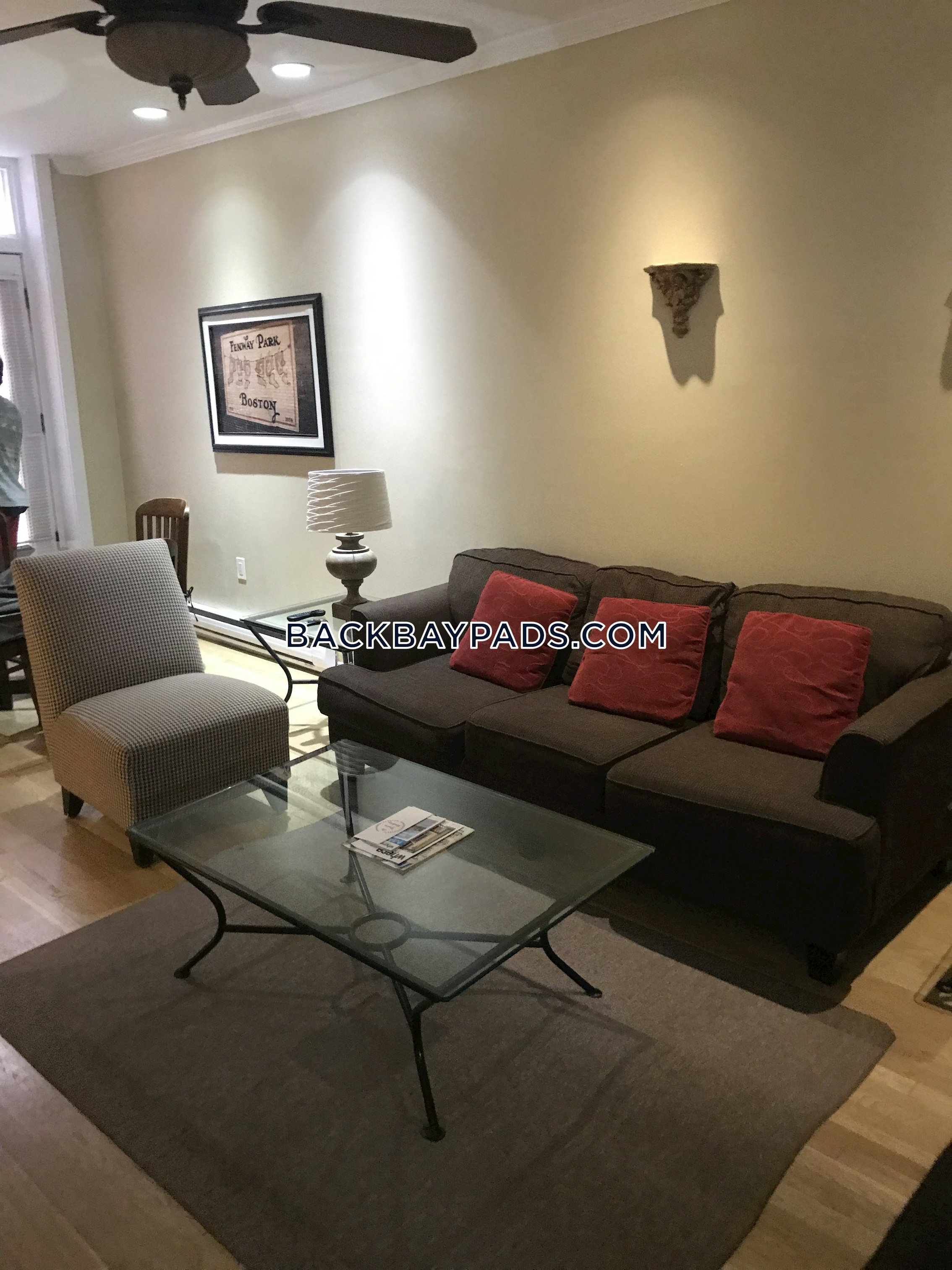 48 Hereford St, Back Bay