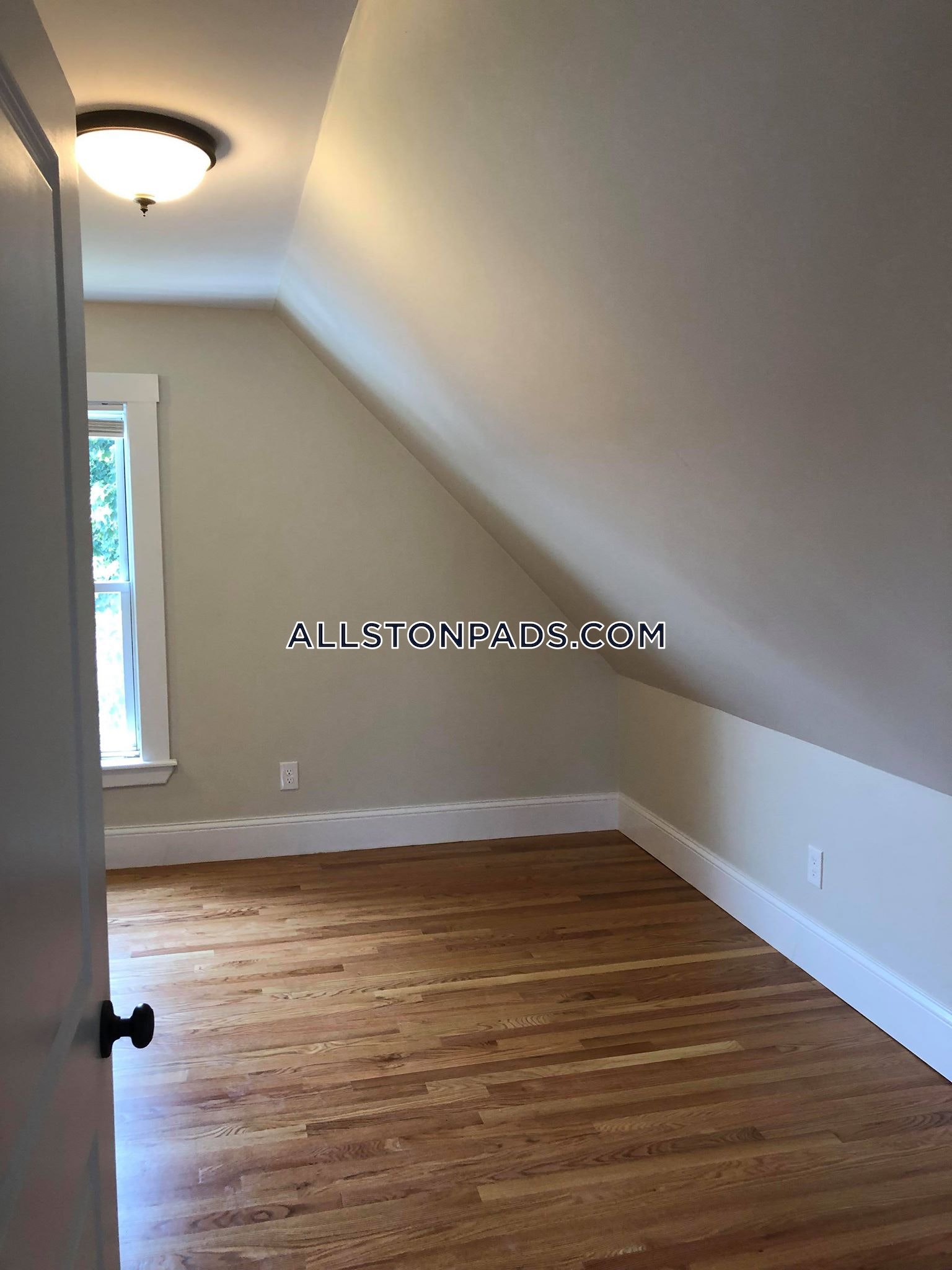 22 Mansfield St, Allston