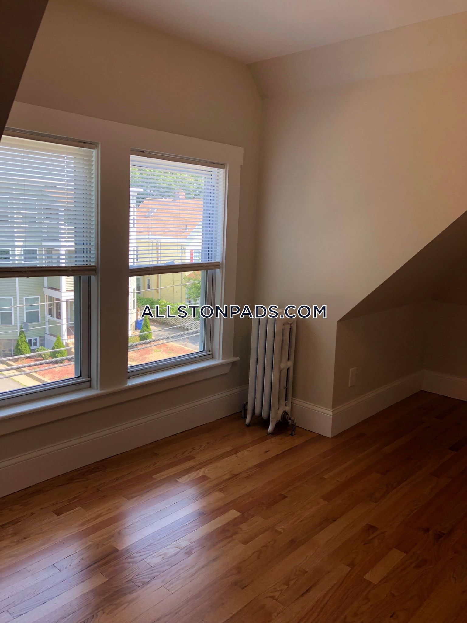 22 Mansfield St, Allston