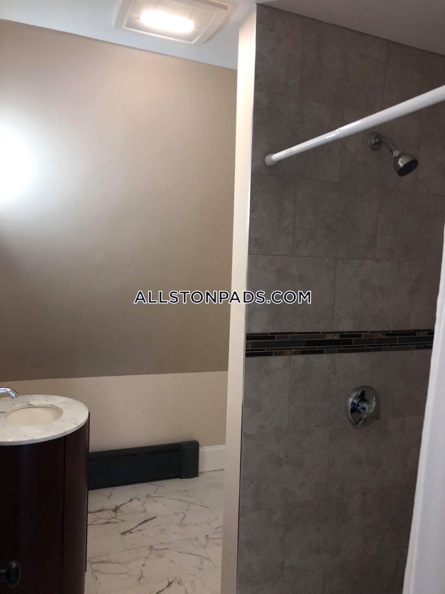 22 Mansfield St, Allston