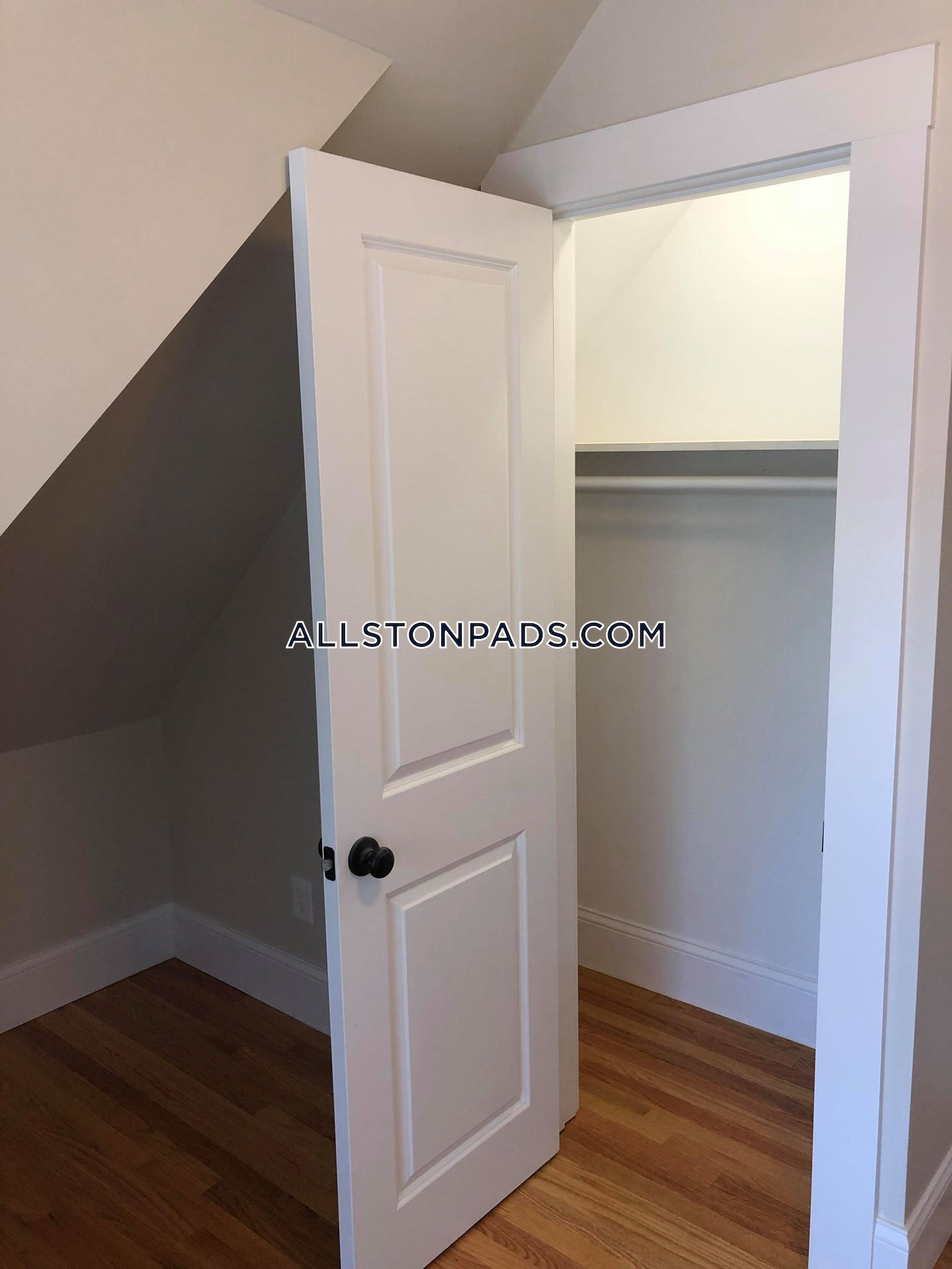 22 Mansfield St, Allston