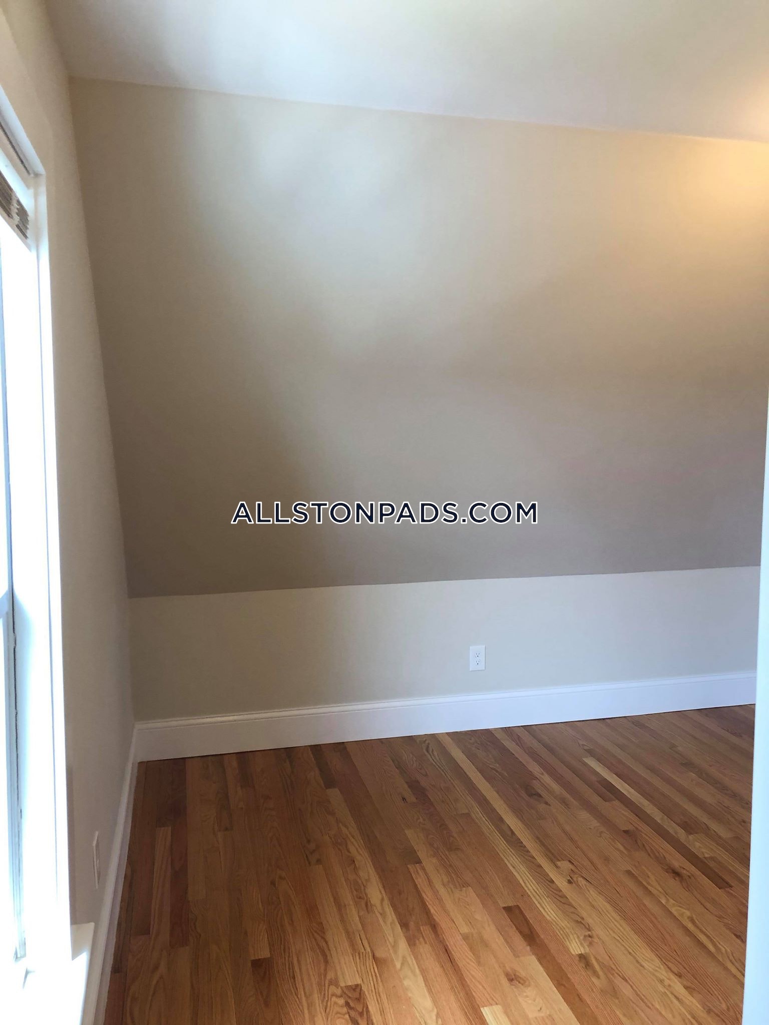 22 Mansfield St, Allston