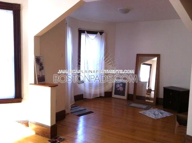 47 Creighton, Jamaica Plain