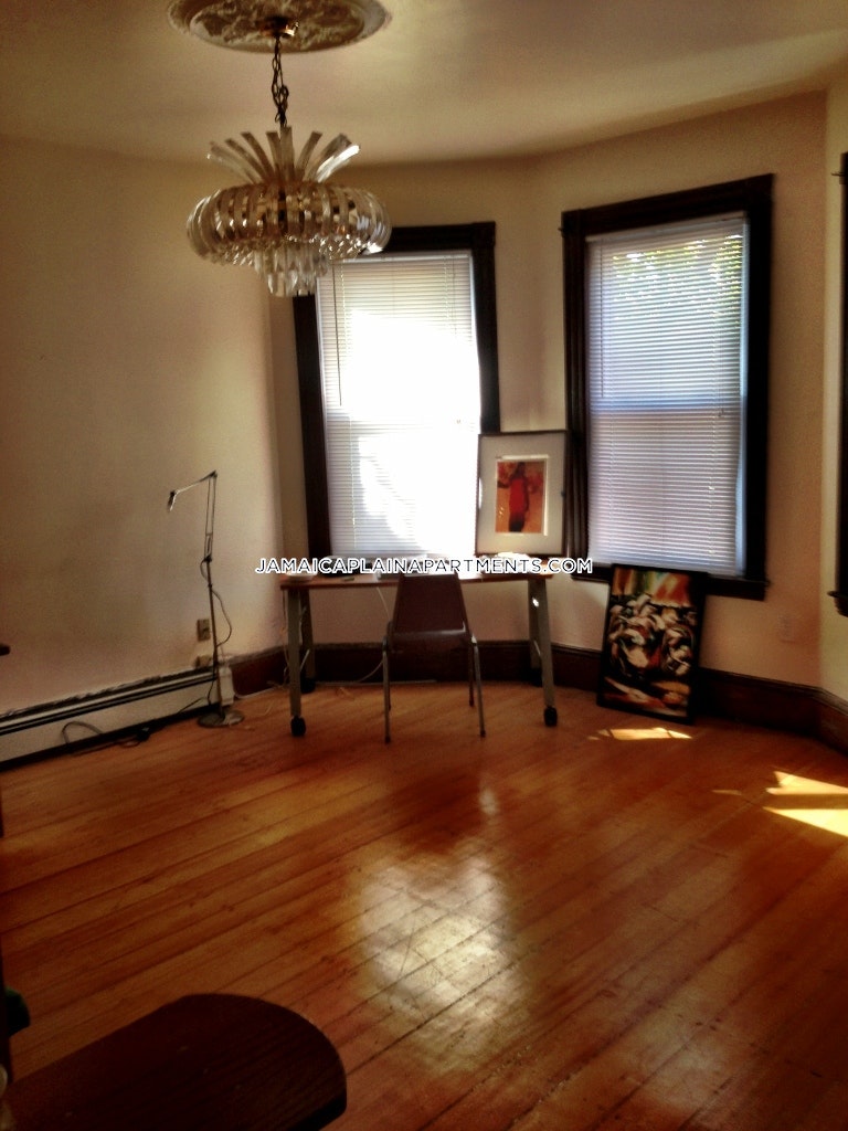 47 Creighton, Jamaica Plain