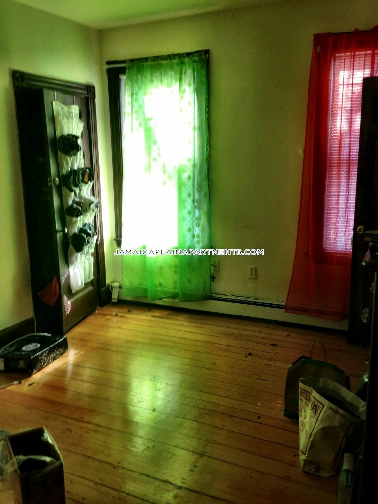 47 Creighton, Jamaica Plain