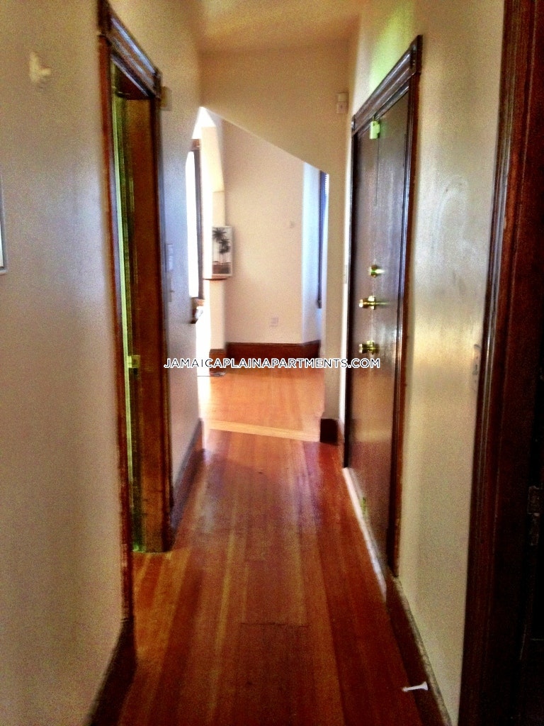 47 Creighton, Jamaica Plain