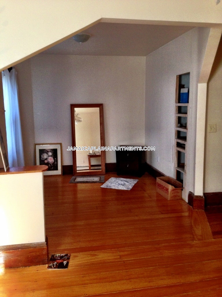 47 Creighton, Jamaica Plain