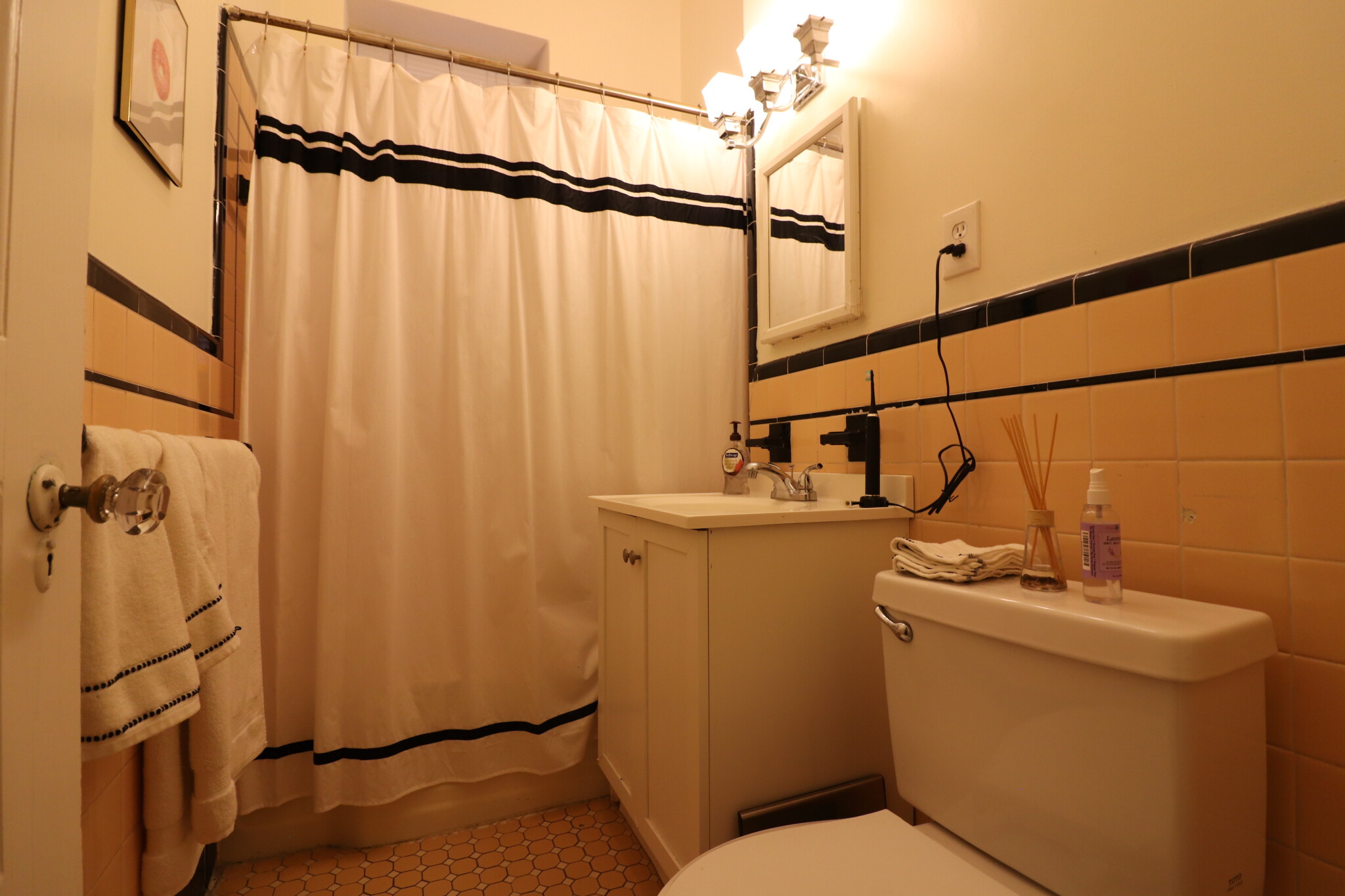 1569 Beacon St, Washington Square